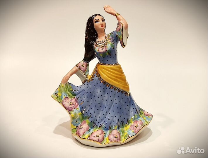Статуэтка Цыганка фарфор Вербилки