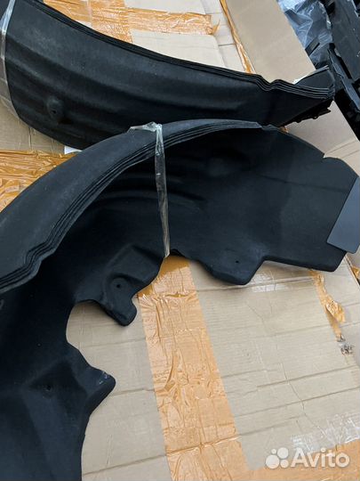 Подкрыльник задний 212