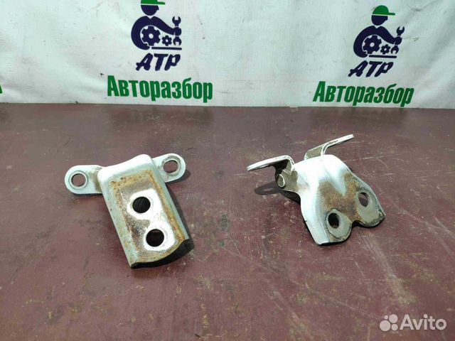 Петли передней правой двери Geely Emgrand EC7