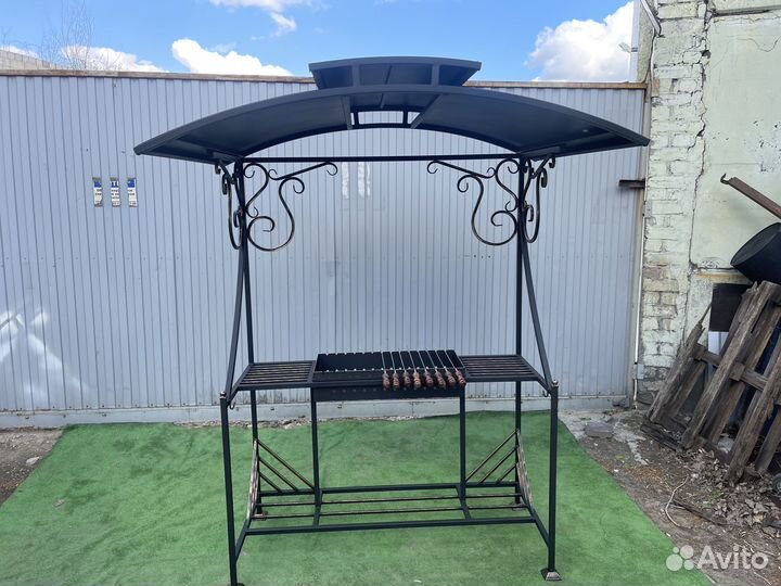 Мангал с крышей № 0163 с полками и дровницей