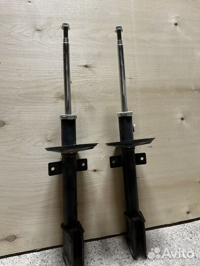 Стойка амортизатора Renault kaptut, duster