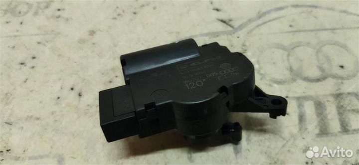 Моторчик заслонки отопителя Audi Q7 2005