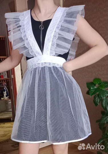 Белый школьный фартук