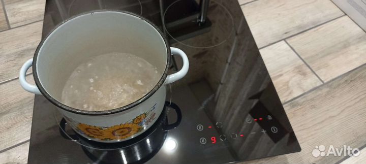 Индукционная варочная поверхность