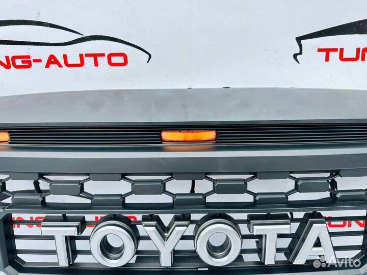 Решетка радиатора Toyota Tundra L9492