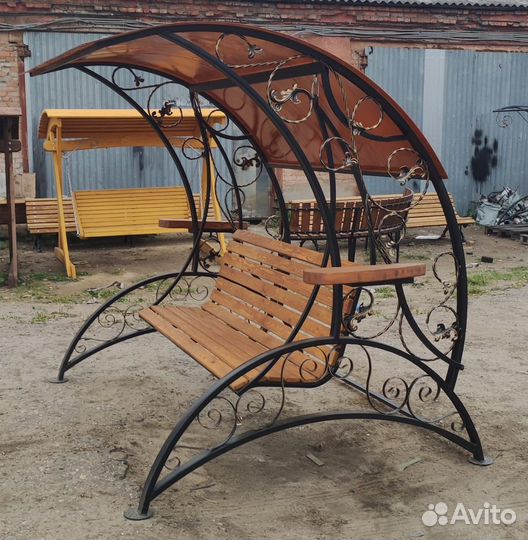 Качель красивая с вензелями