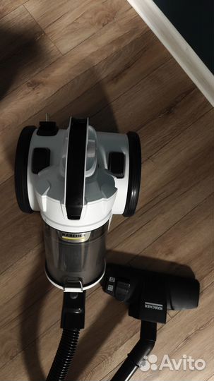 Бытовой пылесос Karcher VC 3 Floor