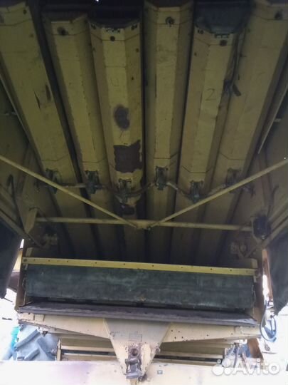 Комбайн New Holland TC 5.90, 2003