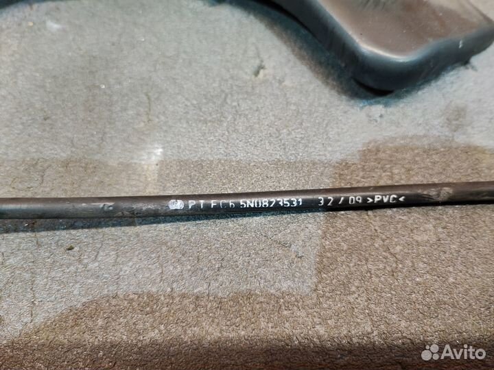 Замок капота Volkswagen Tiguan 5N1