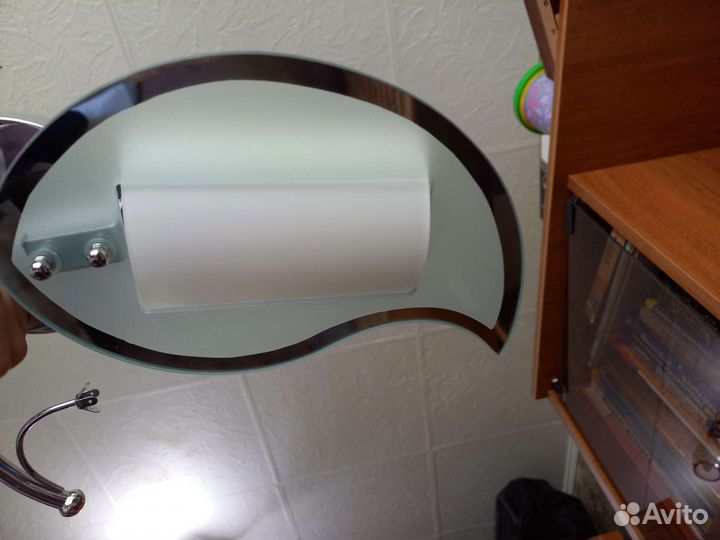 Небольшая потолочная люстра нежная