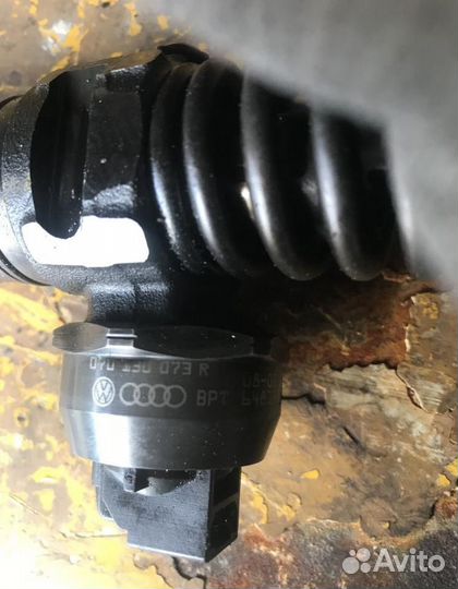 Форсунка топливная Volkswagen Transporter T5