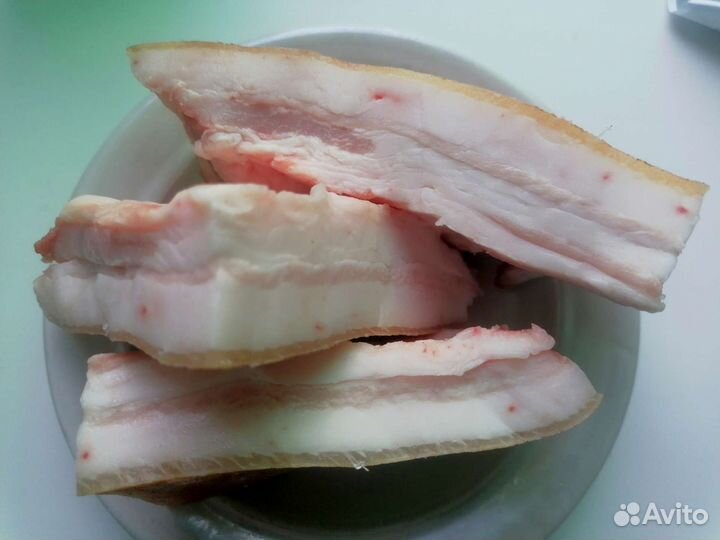 Сало домашнее, свежее, с прослойкой