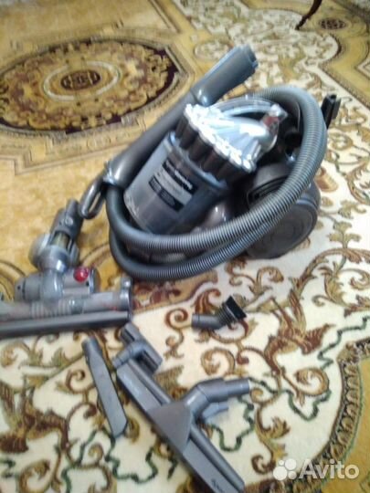 Пылесос Dyson DC23 motorhead