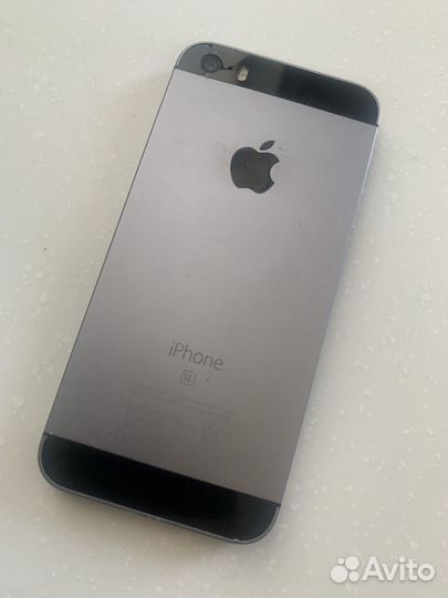 iPhone SE, 16 ГБ