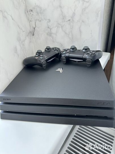 Sony PS4 pro 1tb CUH 7216B