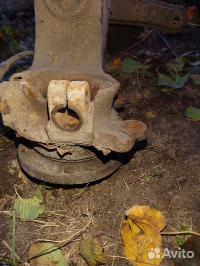 Поворотный кулак audi 100 c4 2.3