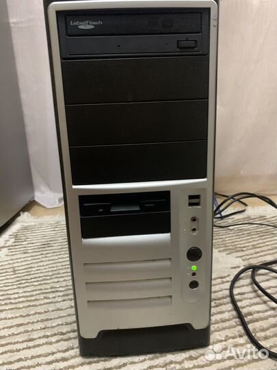 Системный блок и монитор Windows XP