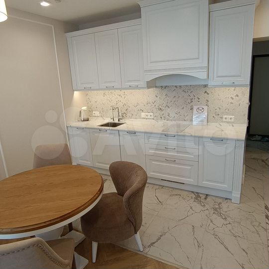 3-к. квартира, 95 м², 3/6 эт.