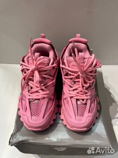 Balenciaga track