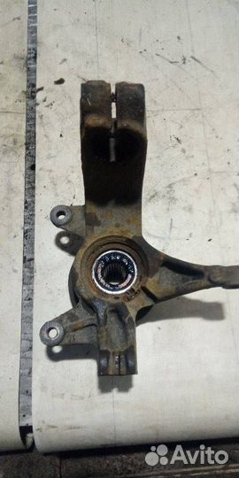 Кулак передний правый Renault Scenic 2 JM1F 2004