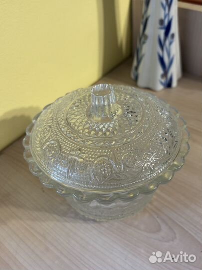 Стеклянная сахарница