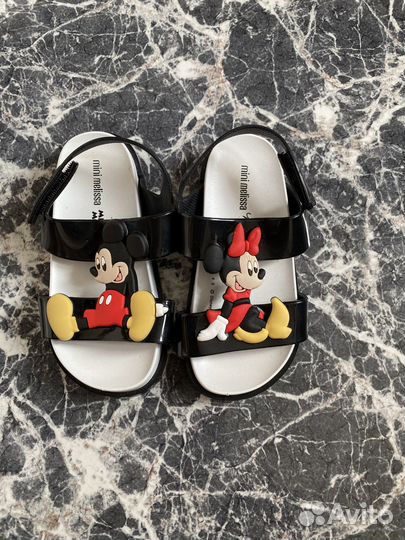 Туфли и сандали на девочку