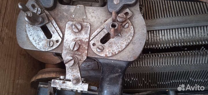 Вязальная машинка Швейцария, антикварная,19 век