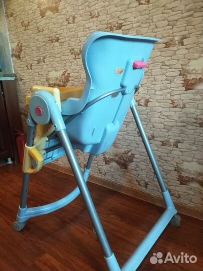 Детский стульчик для кормления