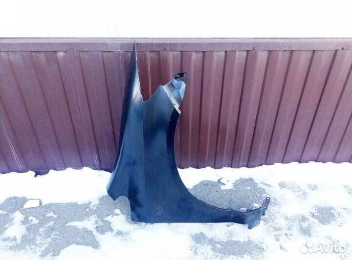 Крыло переднее правое Хонда Фит Ария