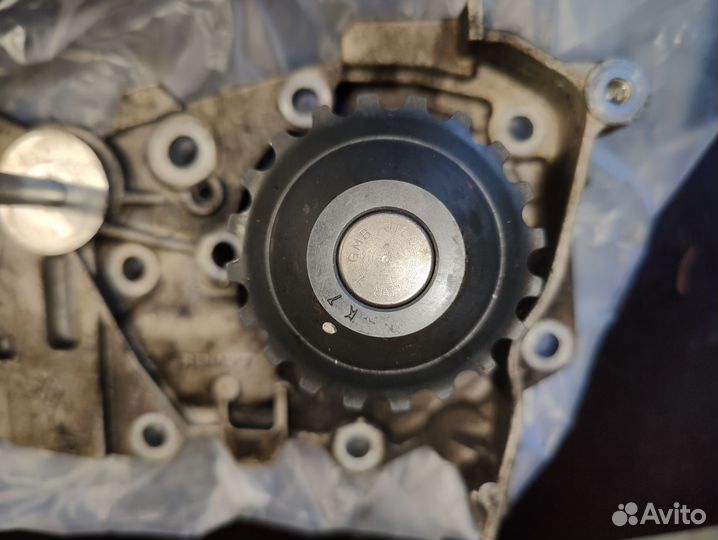 Водяная помпа Renault Рено