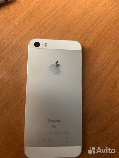 Телефон iPhone se 2016 32gb