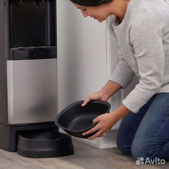 Кулер с поилкой для питомца