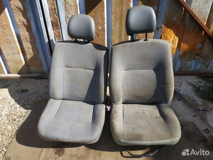 Сидения пара Renault Logan