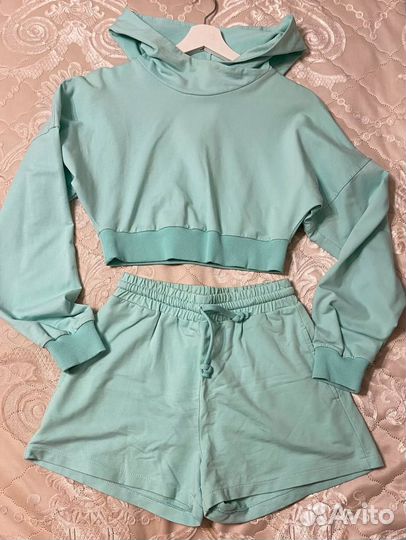 Спортивный костюм женский