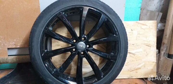 Bridgestone Sports Tourer MY-01 235/45 R20