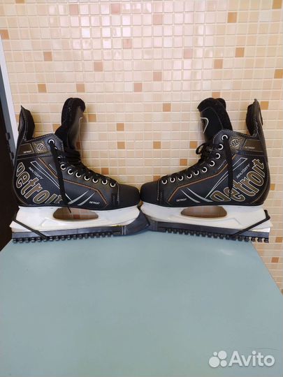 Коньки хоккейные