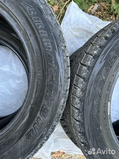 Bridgestone Blizzak DM-V1 225/60 R17