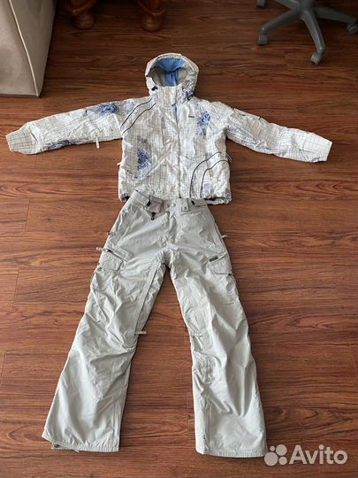 Костюм для сноуборда 686