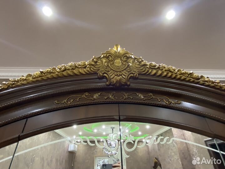 Продам спальный гарнитур