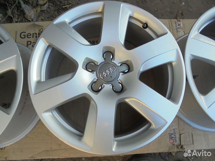 Оригинальные кованые диски Audi 8JR17 et39 5x112