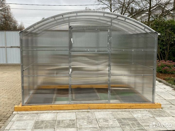 Теплица из поликарбоната