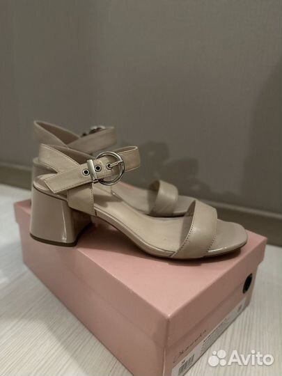 Босоножки эконика 38