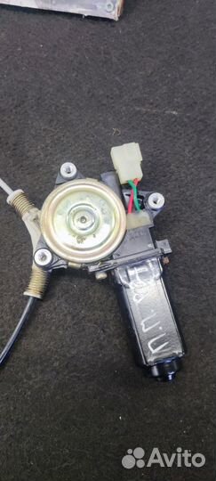 Передний стеклоподъёмник Mitsubishi Pajero 2