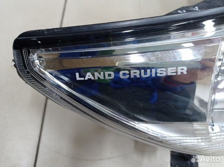 Фара передняя правая Toyota Land Cruiser Prado