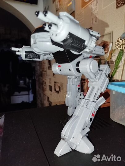Робот ed 209 из робокопа