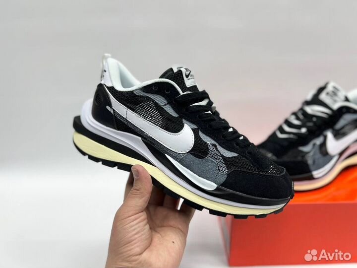 Sacai x nike vaporwaffle