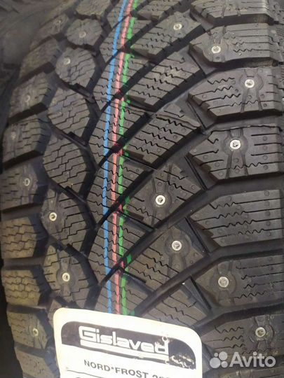 Gislaved Nord Frost 200 SUV 215/65 R16