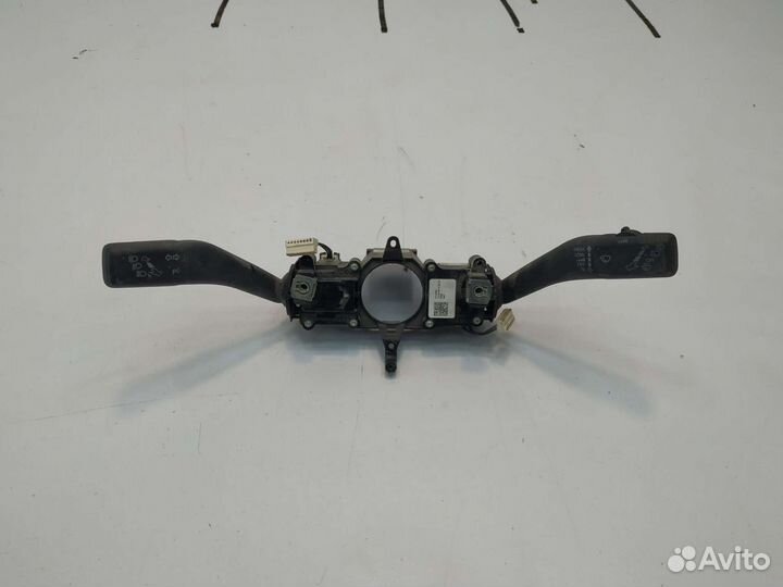 VW Tiguan подрулевой переключатель