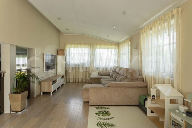 Дом 185,4 м² на участке 16,1 сот.