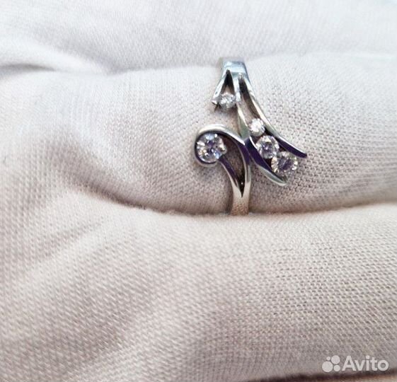 Кольцо с бриллиантами